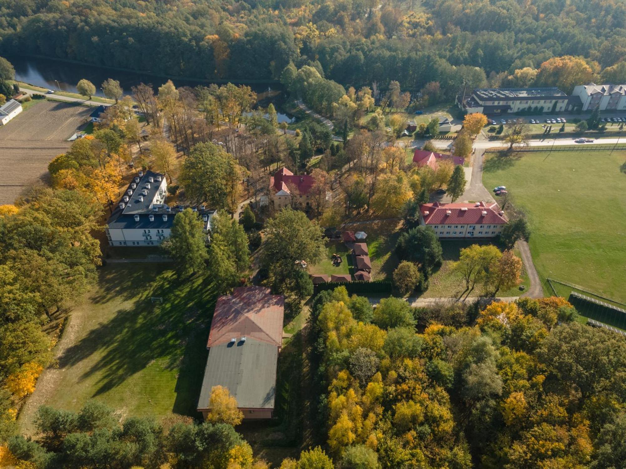 Hotel W Dobieszkowie Stryków Exteriér fotografie