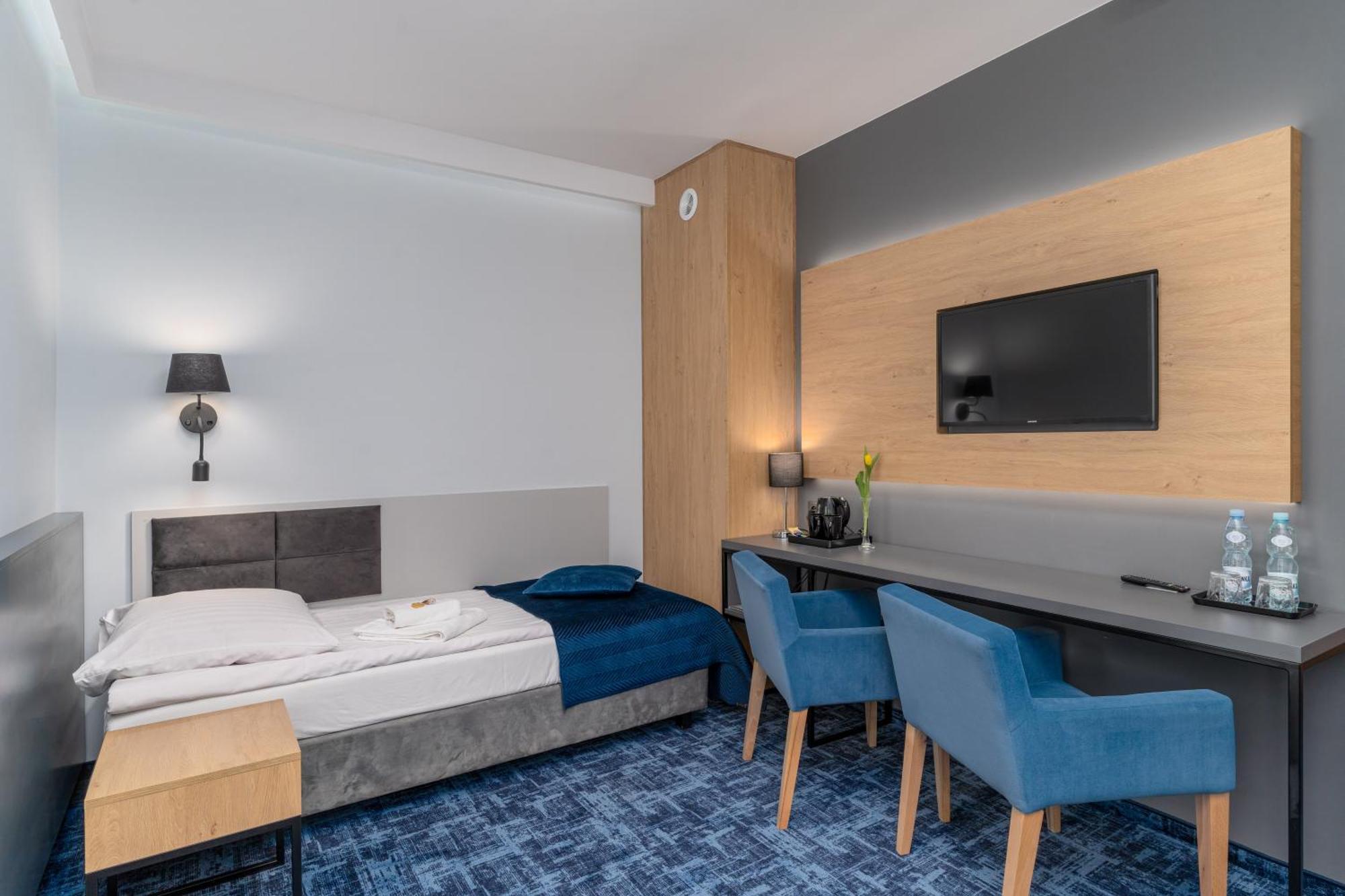 Hotel W Dobieszkowie Stryków Exteriér fotografie